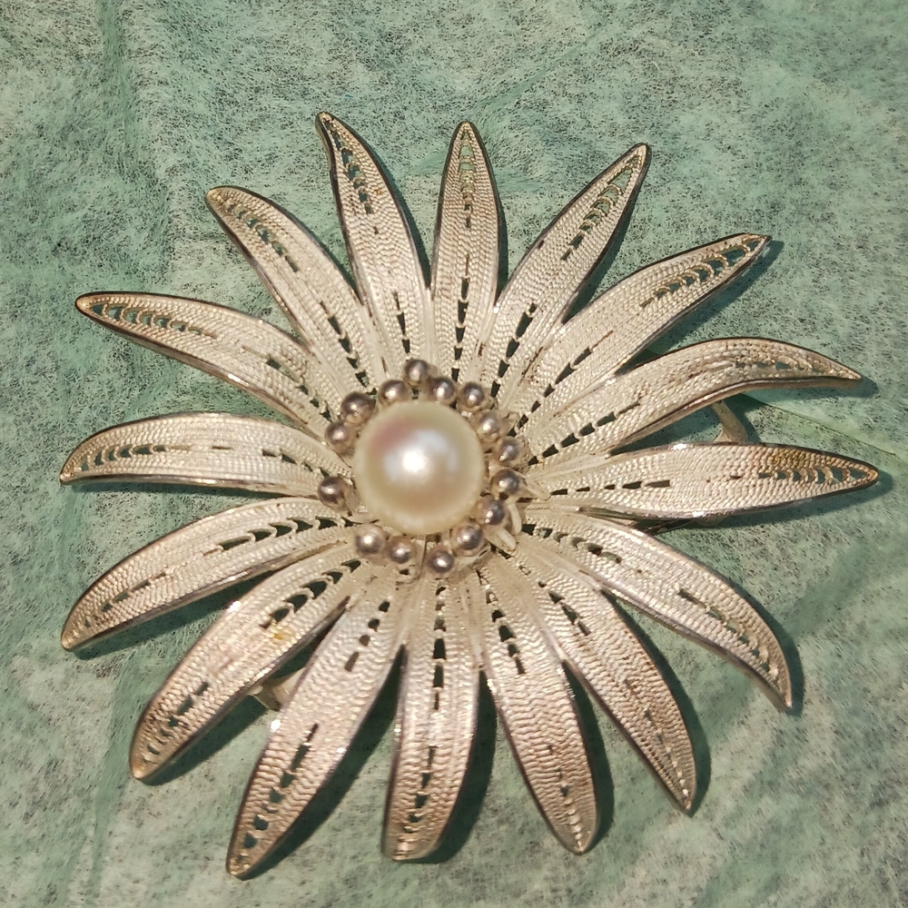 Elegant Silver Floral Brooch with Pearl Center